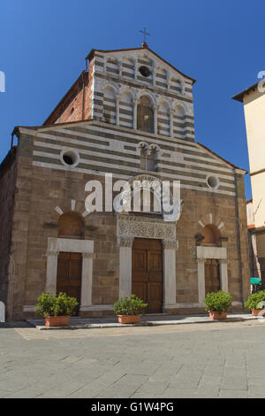 Kirche San Giusto über eine bereits bestehende Kirche in der zweiten Hälfte des 12. Jahrhunderts errichtet. (Lucca, Toskana, Italien) Stockfoto