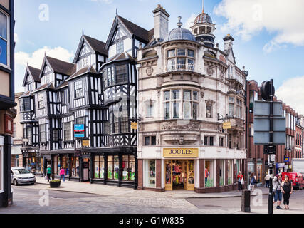 Shrewsbury Innenstadt, hohe Straße auf der linken Seite, Mardol Head auf der rechten Seite, Shropshire, England, UK Stockfoto