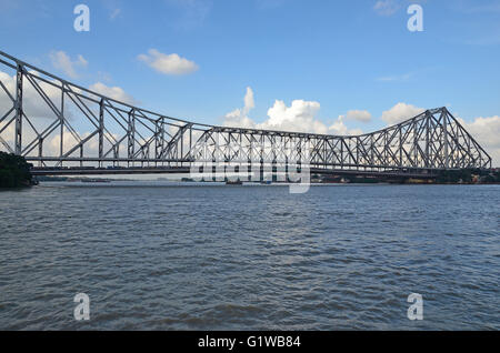 Howrah Brücke oder Rabindra Setu über Hooghly River, Kolkata, Westbengalen, Indien Stockfoto