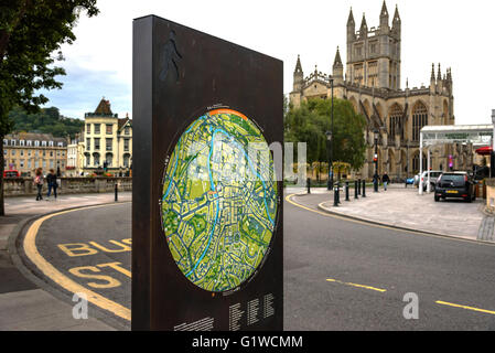 Die Abbey Church of Saint Peter and Saint Paul, Bad, allgemein bekannt als Bath Abbey befindet sich in Somerset, England Stockfoto