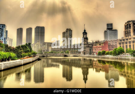 Wolkenkratzer in Shanghai, die bevölkerungsreichste Stadt in China Stockfoto