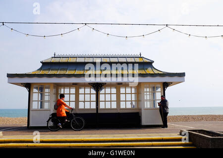 Worthing West Sussex UK View - Unterkunft direkt am Meer mit Radwanderwegen Stockfoto