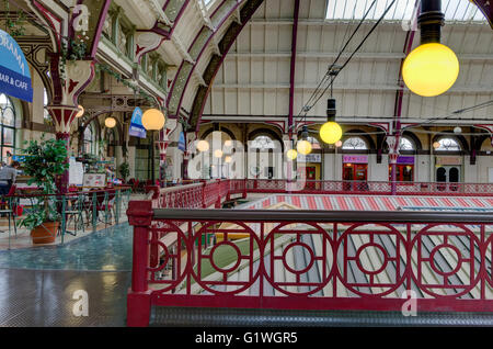 Das Innere des Derby-Markthalle, ein verstecktes Juwel der viktorianischen Technik Stockfoto