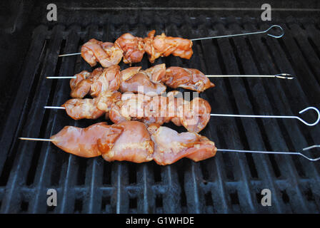 Chicken Teriyaki Kabobs Kochen auf einem Sommer-Grill Stockfoto