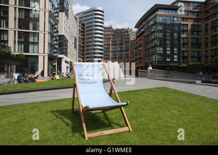 Kaufmann, Platz am Wasser Garten im Herzen von Paddington, London, England, UK Stockfoto