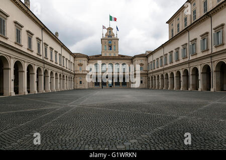 Rom, Italien - 19. Mai 2016: Der Innenhof des Palazzo Quirinale, Firmensitz und Wohnsitz des Präsidenten o Stockfoto