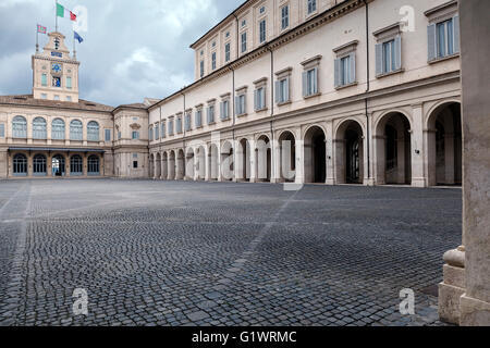 Rom, Italien - 19. Mai 2016: Der Innenhof des Palazzo Quirinale, Firmensitz und Wohnsitz des Präsidenten o Stockfoto