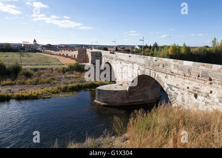 Hospital de Órbigo, Spanien: Puente del Paso Honroso. Stockfoto