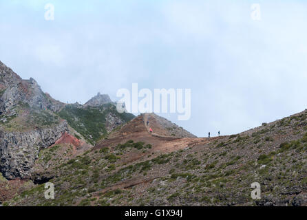 FUNCHAL, PORTUGAL-März 24, unbekannten Menschen zu Fuß auf dem Gipfel des Pico Arieiro Berge auf 24. März 2016 in Funchal, das Stockfoto