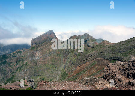 die hohen Berge auf Madeira Insel Pico Arieiro, die oben genannt ist 1818 Metern über dem Meeresspiegel Stockfoto