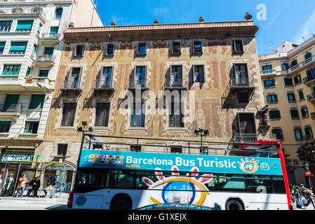 Velers Haus, im achtzehnten Jahrhundert mit Sgraffiti an der Fassade in der Altstadt von Barcelona, Spanien Stockfoto