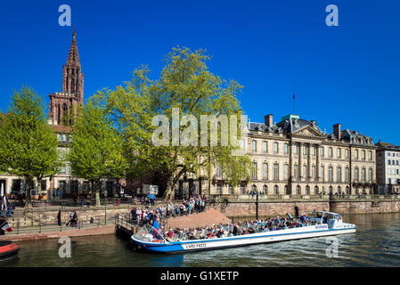 Besichtigungstour Bootsanlegestelle, Palais Rohan, Rohan Palast und Kathedrale, Straßburg, Elsass, Frankreich, Europa Stockfoto