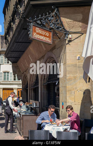 Straßburg, Alfresco Restaurant Terrasse, Maison Kammerzell mittelalterliches Haus, Elsass, Frankreich, Europa, Stockfoto