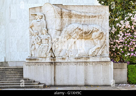 Pionier der Familie Skulptur außerhalb der Oregon State Capitol building in Salem, Oregon Stockfoto