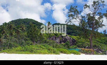 Granitfelsen am grand Anse Strand Seychellen Stockfoto