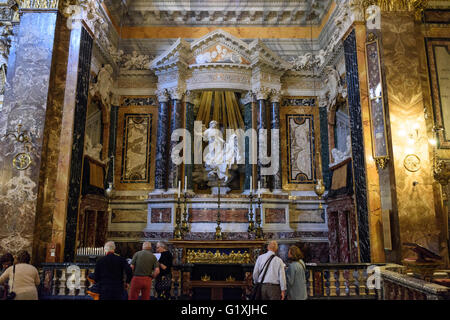 Rom. Italien. Berninis Skulptur The Ecstasy of St. Teresa (1647-1652), in der Cornaro-Kapelle Santa Maria della Vittoria. Stockfoto