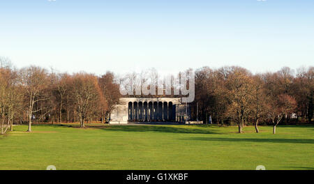 Ehrenhalle (Halle der Ehre), ein Denkmal für die 9855 gefallenen Soldaten aus Nürnberg im ersten Weltkrieg Stockfoto