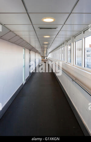 Leeren Flur am Flughafen Heathrow Stockfoto