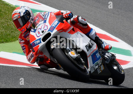 Firenze, Italien. 20. Mai 2016. Andrea Dovizioso aus Italien und Ducati Team Fahrten während der FP Gran Premio d ' Italia TIM 2016 MotoGP auf 20 in Scarperia (Firenze) kann 2016 Credit: Marco Iorio/Alamy Live-Nachrichten Stockfoto