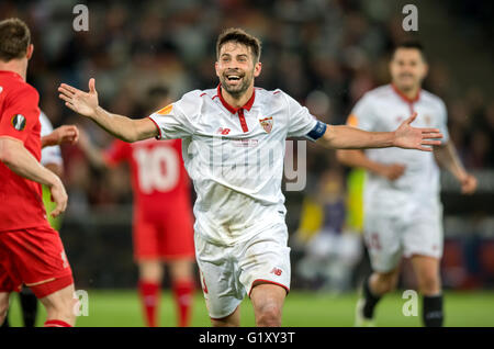 Basel, Schweiz. 18. Mai 2016. Sevillas Koks in Aktion während der Fußball-UEFA Europa League Finale 2016 match FC Liverpool Vs FC Sevilla in Basel, Schweiz, 18. Mai 2016. Foto: Thomas Eisenhuth/Dpa - NO WIRE SERVICE - © Dpa/Alamy Live-Nachrichten Stockfoto