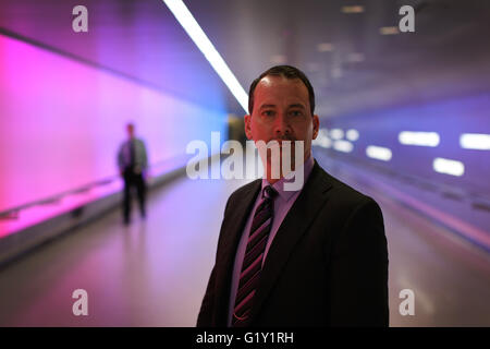 Cleveland, Ohio, Usa. 1. Mai 2016. Cleveland, Ohio 5/10/2016.Scott Knoer, Cheif Apotheke Offizier an der Cleveland Clinic. Valeant versprochen, Krankenhäuser Rabatte auf zwei der Medikamente geben, die es auf ihre Preise angehoben aber sie haben keine Rabatte ab noch gesehen. Foto von Michael F. McElroy. © Michael F. Mcelroy/ZUMA Draht/Alamy Live-Nachrichten Stockfoto