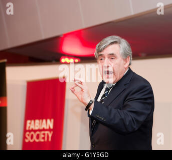 London, UK. 21. Mai 2015. Gordon Brown ehemalige Arbeit Premierminister von Großbritannien richtet sich Fabian Sommer 2016 Konferenz über das EU-Referendum über Großbritannien aus der EU am 23. Juni. Bildnachweis: Prixpics/Alamy Live-Nachrichten Stockfoto