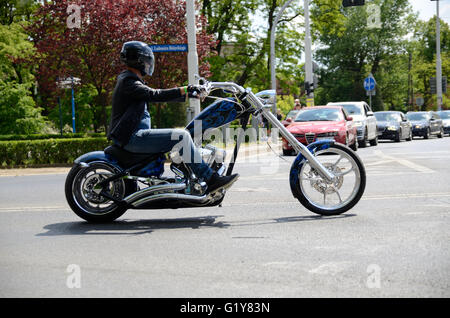 WROCLAW, Polen - 21. Mai: Unbekannter Motorradfahrer fährt motor bei Harley-Davidson-Parade. Einige tausend Motorradfahrer trat Elfen Bike Fest am 21. Mai 2016 in Breslau. Bildnachweis: Bartolomeus Magierowski/Alamy Live-Nachrichten Stockfoto