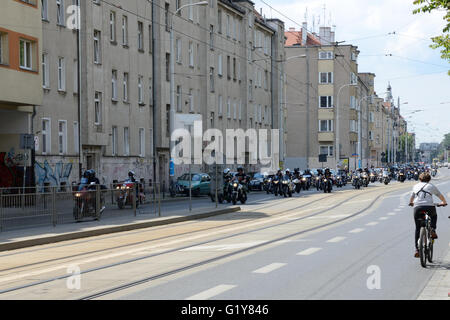 WROCLAW, Polen - Mai 21: Einige tausend Motorradfahrer trat Elfen Bike Fest. Harley-Davidson-Parade am 21. Mai 2016 in Breslau. Bildnachweis: Bartolomeus Magierowski/Alamy Live-Nachrichten Stockfoto