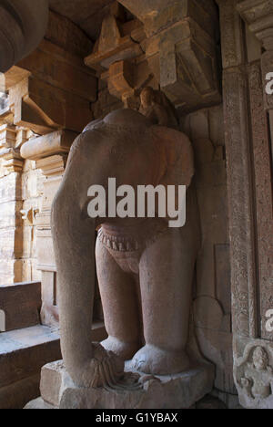 Ein Leben Größe Elefanten Fahrer flankierende Dvara-Bandha, Jain-Tempel, bekannt als Jaina Narayana, Pattadakal, Karnataka, Indien. Stockfoto