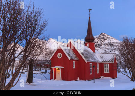 Kirche im Schnee, flakstad, Lofoten, Nordland, Norwegen Stockfoto