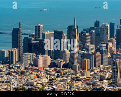 Luftaufnahme, Blick von Norden auf Financial District mit Transamerica Pyramid, San Francisco, San Francisco Bay Area, USA Stockfoto