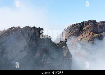 FUNCHAL, PORTUGAL-März 24, unbekannten Menschen zu Fuß auf dem Gipfel des Pico Arieiro Berge auf 24. März 2016 in Funchal, das Stockfoto