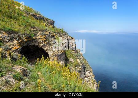 Kap Kaliakra, Bulgarien. Felsige Küste von Cape mit Blick aufs Meer. Stockfoto
