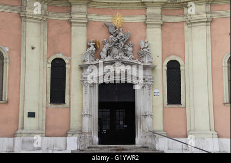 Kirche des Heiligen Johannes von Matha und Saint Felix von Valois in Bratislava genannt auch Trinity Church Stockfoto