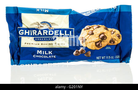 Winneconne, Wisconsin - 19. Mai 2016: Paket von Ghirardelli Schokolade-chips auf einem isolierten Hintergrund Stockfoto