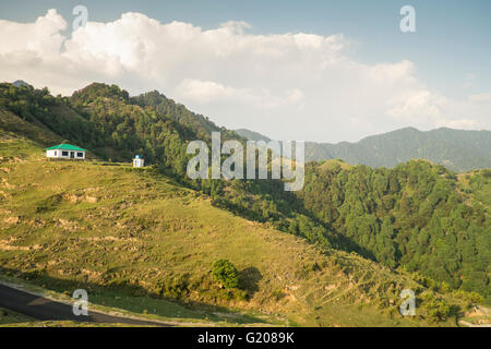 Eine schöne Himalaya nach Hause in den Bergen von Bir Abrechnung, Himachal Pradesh, Indien Stockfoto