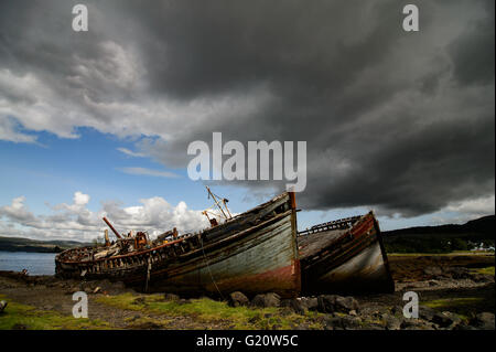 Alten Schiffswracks an der Küste in der Nähe von Salen, Isle of Mull, Schottland Stockfoto