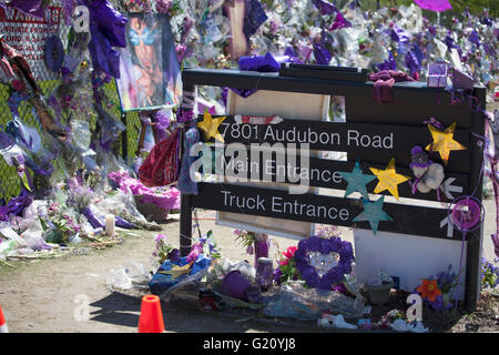 Richtungsanzeiger für Prinzen Paisley Park bei 7801 Audubon Road. Paisley Park Studios Chanhassen, Minnesota MN USA Stockfoto