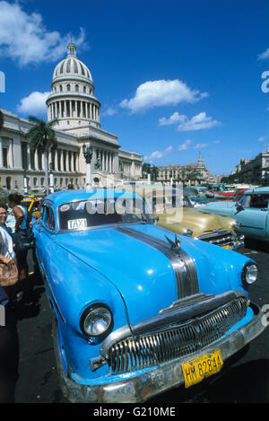 Bis die Revolution im Jahr 1960, Kuba war der größte Importeur von amerikanischen Autos, vor allem die riesigen Haufen benzinfressenden, tonnenschwere o Stockfoto