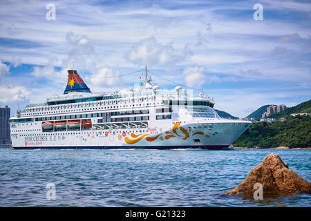 Das Kreuzfahrtschiff Star Fische in Victoria Harbour in Hongkong am 1. August 2015. Stockfoto