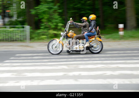 WROCLAW, Polen - 21. Mai: Unbekannter Motorradfahrer fährt motor bei Harley-Davidson-Parade. Einige tausend Motorradfahrer trat Elfen Bike Fest am 21. Mai 2016 in Breslau. Bildnachweis: Bartolomeus Magierowski/Alamy Live-Nachrichten Stockfoto