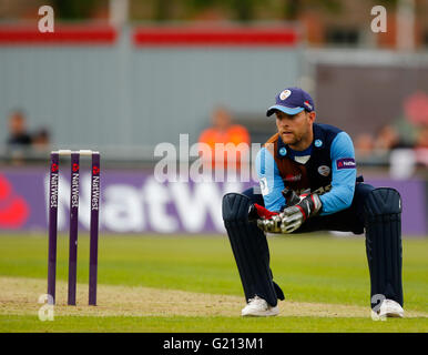 Old Trafford, Manchester, UK. 21. Mai 2016. NatWest T20 Blast. Lancashire Lightning versus Derbyshire Falken. Derbyshire Falken Wicketwächter Tom Poynton Credit: Action Plus Sport/Alamy Live News Stockfoto