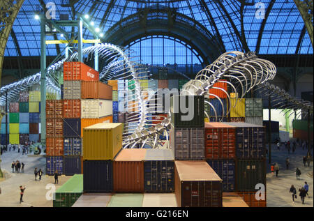 Paris, Frankreich. 21. Mai 2016. Menschen besuchen den Grand Palais im Rahmen der Europäischen Nacht der Museen in Paris, Frankreich, 21. Mai 2016. © Li Genxing/Xinhua/Alamy Live-Nachrichten Stockfoto