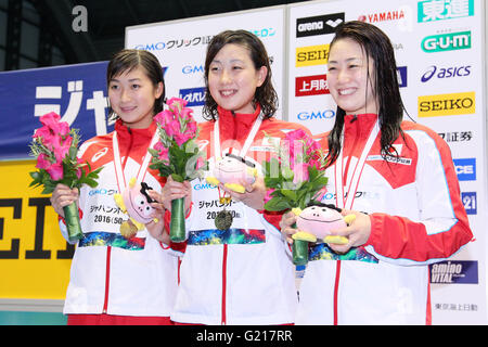 (L-R) Rikako Ikee, Chihiro Igarashi, Tomomi Aoki, 20. Mai 2016 - Schwimmen: Japan Open 2016 Frauen 200 m Freistil Preisverleihung Tatsumi International Swimming Center in Tokio, Japan. (Foto von Yohei Osada/AFLO SPORT) Stockfoto