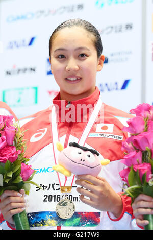 Kanako Watanabe, 20. Mai 2016 - Schwimmen: Japan Open 2016 Frauen 100 m Brustschwimmen Preisverleihung Tatsumi International Swimming Center in Tokio, Japan. (Foto von Yohei Osada/AFLO SPORT) Stockfoto