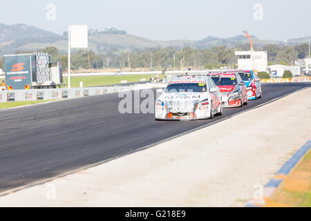 Melbourne, Australien. 22. Mai 2016.  Rennen Sie 11 der Vigin Australien Supercars Meisterschaft in Winton Raceway. Bildnachweis: David Hewison/Alamy Live-Nachrichten Stockfoto