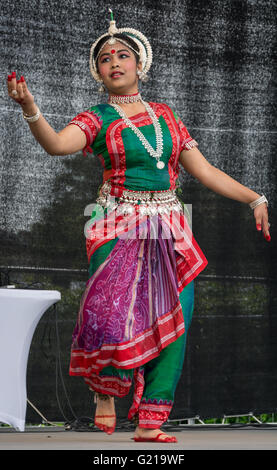 Malmö, Schweden. 21. Mai 2016. Tänzerin, einen traditionellen Tanz aus Nordindien (3) zu tun. Tommy Lindholm/Alamy Live-Nachrichten Stockfoto