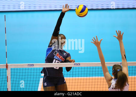 Tokyo Metropolitan Gymnasium, Tokio, Japan. 22. Mai 2016. Miriam Sylla (ITA), 22. Mai 2016 - Volleyball: Damen Volleyball World Finalqualifikation für die Olympischen Spiele in Rio De Janeiro 2016-match zwischen Italien 3: 0 Kasachstan am Tokyo Metropolitan Gymnasium, Tokio, Japan. © YUTAKA/AFLO SPORT/Alamy Live-Nachrichten Stockfoto