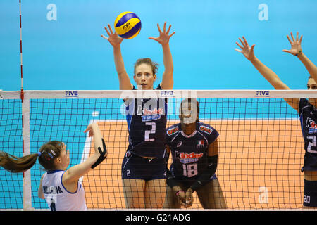 Tokyo Metropolitan Gymnasium, Tokio, Japan. 22. Mai 2016. Ofelia Malinov (ITA), 22. Mai 2016 - Volleyball: Damen Volleyball World Finalqualifikation für die Olympischen Spiele in Rio De Janeiro 2016-match zwischen Italien 3: 0 Kasachstan am Tokyo Metropolitan Gymnasium, Tokio, Japan. © YUTAKA/AFLO SPORT/Alamy Live-Nachrichten Stockfoto