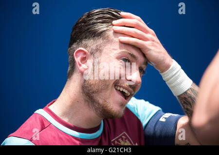 Hong Kong, Hong Kong SAR, China. 29. März 2016. HKFC Citibank Soccer Sevens West Ham United Vs östlichen Fußballverein. Lewis Page von West Ham wischt sich den Schweiß von seiner Stirn am Ende des Spiels © Jayne Russell/ZUMA Draht/Alamy Live News Stockfoto